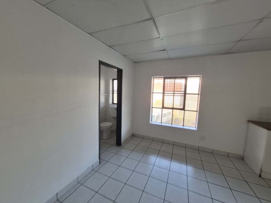 To Let Commercial Property for Rent in Paarden Eiland Western Cape